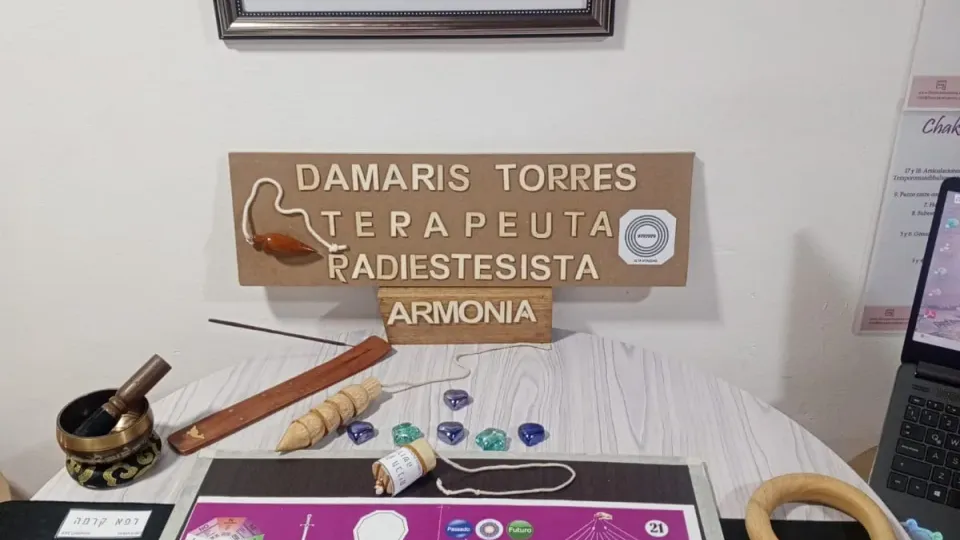 Mesa Saint Germain de los maestros ascendidos utilizada en trabajos espirituales y ancestrales